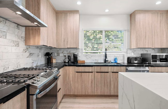 Not Affected by the Fire/spacious Modern Retreat w Luxury Amenities & Style - Foto 19
