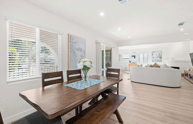 Not Affected by the Fire/spacious Modern Retreat w Luxury Amenities & Style - Foto 55