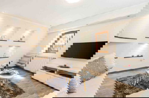 Foto 16 - Modern Comfort With Shared Pool & Lush Green Surroundings in Kastav