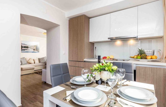 Modern Comfort With Shared Pool & Lush Green Surroundings in Kastav - Foto 12