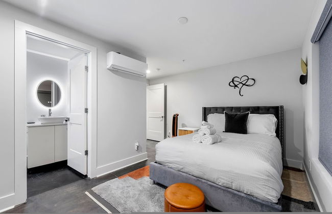 Stylish Midtown Home w Rooftop Views by Silverx - Foto 8
