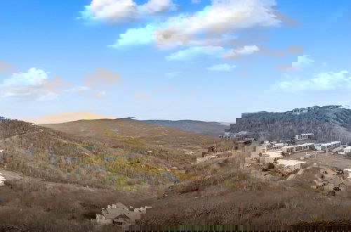 Photo 44 - BnB Hyperion - 2B Mountain Condo w Scenic Views