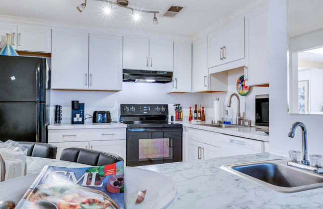 Uhost AI 2BR Condo w Balcony Great Views - Foto 10
