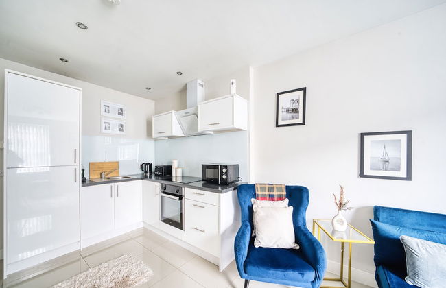 Spacious 1 Bedroom Near Hospital - Photo 4