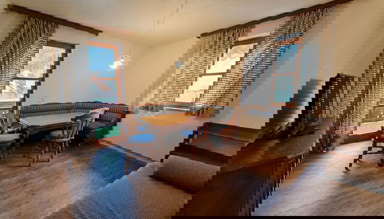 Photo 1 - Cozy Apartment With Mountain View