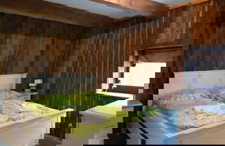 Foto 3 - Cozy Apartment With Mountain View