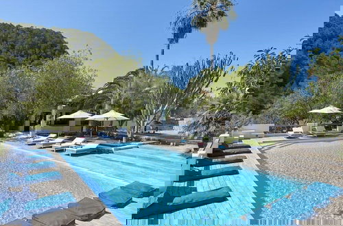 Foto 22 - Idyllic Villa With Swimming Pool
