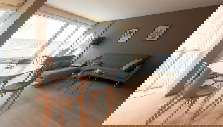 Foto 1 - Apartment With Side sea View