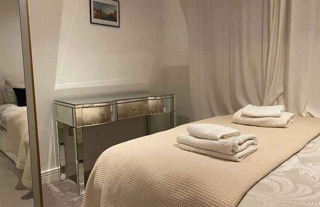 London Apt-sleeps 4-parking - Balcony-river View - Photo 6