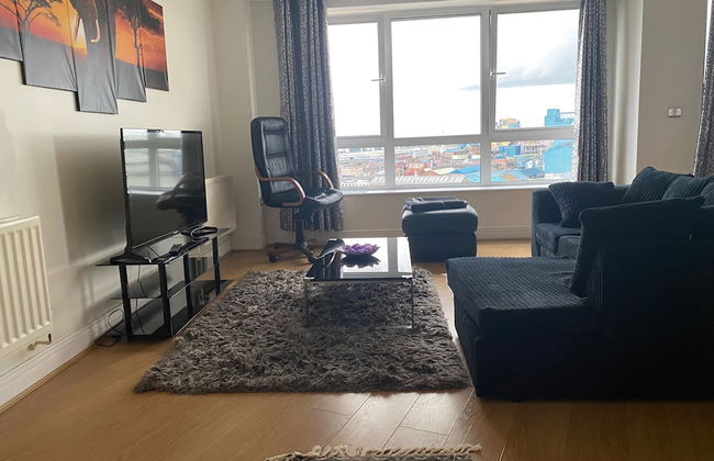 London Apt-sleeps 4-parking - Balcony-river View - Photo 14