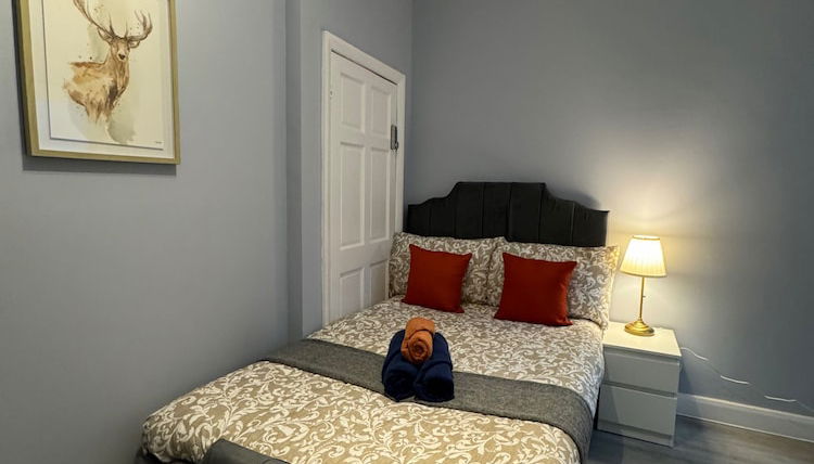 Foto 1 - London Chic Apartment With Modern Amenities