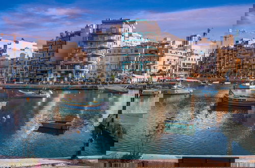 Photo 30 - Magnificent Sunny Seafront Apart Sliema