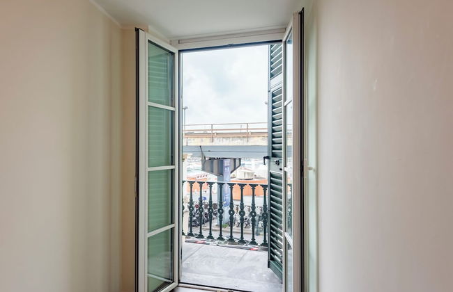 Beautiful Flat Next To Aquarium - Photo 18
