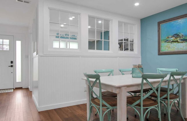 Shem Creek Retreat by Avantstay 10 Mins to Downtown Charleston Yard + Patio - Photo 9
