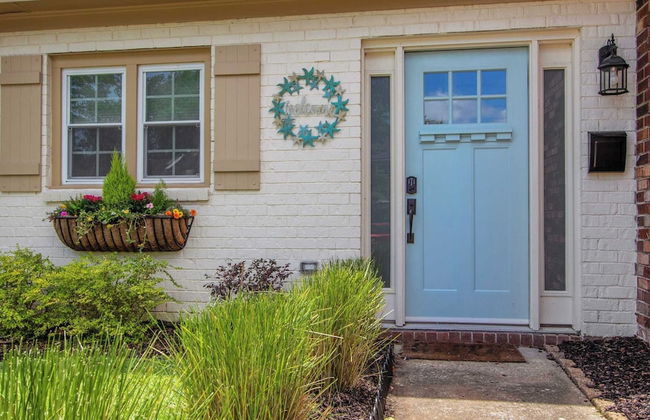 Shem Creek Retreat by Avantstay 10 Mins to Downtown Charleston Yard + Patio - Photo 25