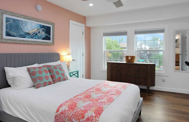 Shem Creek Retreat by Avantstay 10 Mins to Downtown Charleston Yard + Patio - Photo 5
