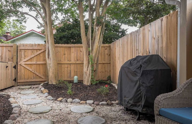 Shem Creek Retreat by Avantstay 10 Mins to Downtown Charleston Yard + Patio - Photo 23