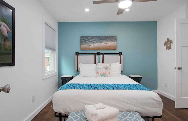 Shem Creek Retreat by Avantstay 10 Mins to Downtown Charleston Yard + Patio - Photo 18