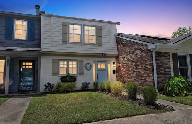 Shem Creek Retreat by Avantstay 10 Mins to Downtown Charleston Yard + Patio - Foto 1