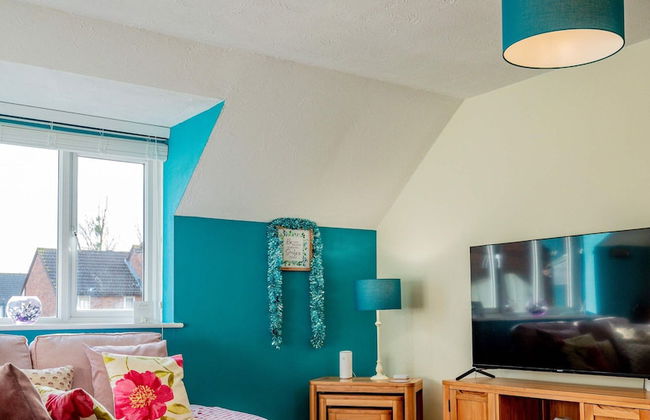 Host Stay Chichester Close - Photo 12