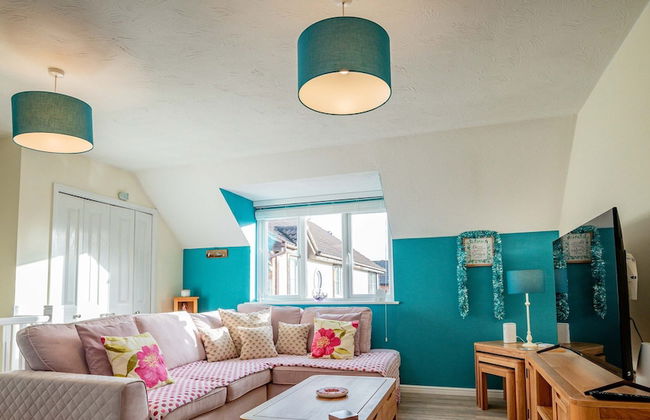 Host Stay Chichester Close - Photo 10