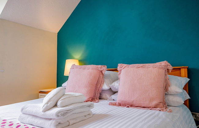 Host Stay Chichester Close - Photo 18