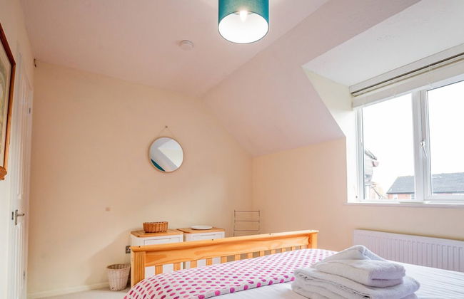 Host Stay Chichester Close - Photo 17