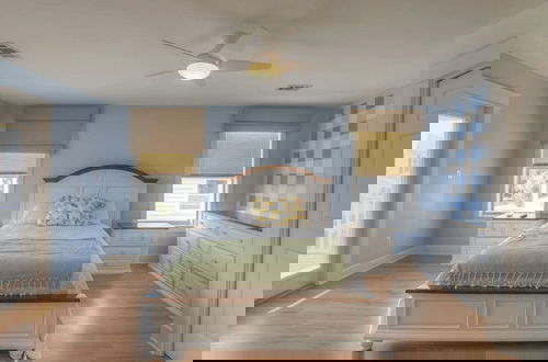 Foto 10 - Holiday House by Avantstay Oceanview Steps to Beach