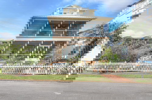 Foto 16 - Holiday House by Avantstay Oceanview Steps to Beach