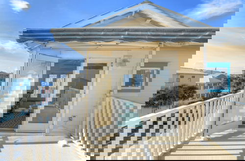 Foto 14 - Holiday House by Avantstay Oceanview Steps to Beach