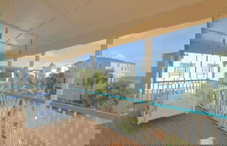 Foto 3 - Holiday House by Avantstay Oceanview Steps to Beach