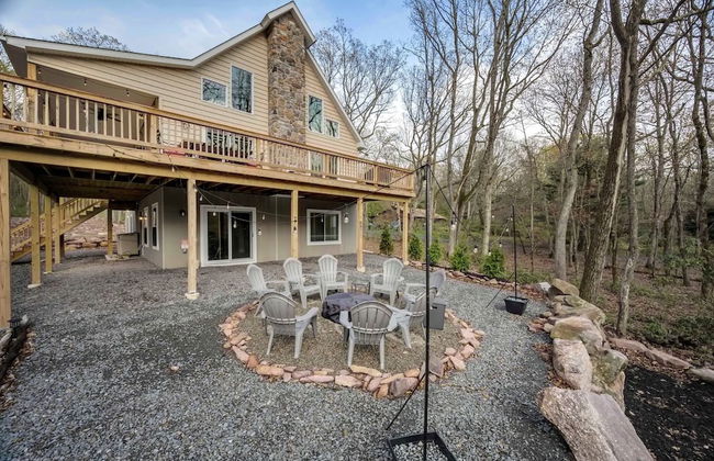 Bear Creek Bliss by Avantstay Sleeps 16 Game Room Deck Fire Pit - Foto 4