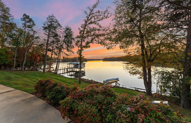Sunset Pointe by Avantstay Waterfront Beach Fire Pit Sleeps 14 5bdr 4BA - Foto 1