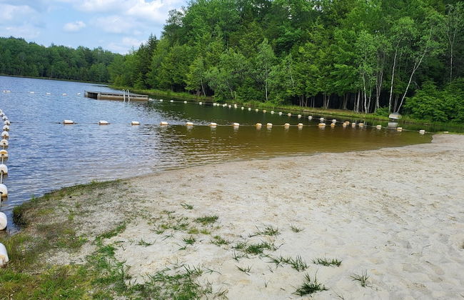 Happy Trails Chalet by Avantstay Sauna Deck Private Community Beach Access - Foto 49