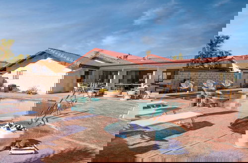 Foto 23 - Lava Rocks by Avantstay Gorgeous Desert Haven w Pool Hot Tub Fire Pit Ping Pong