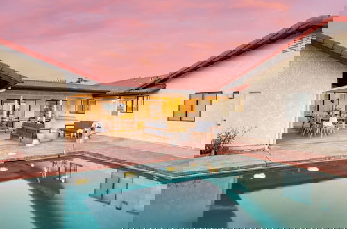 Foto 1 - Lava Rocks by Avantstay Gorgeous Desert Haven w Pool Hot Tub Fire Pit Ping Pong
