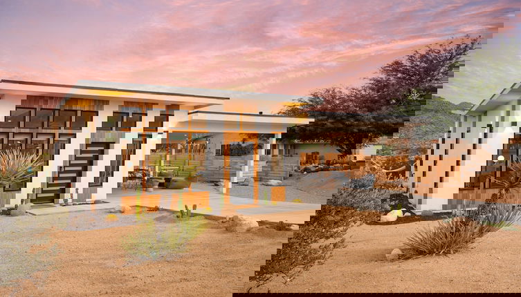 Foto 1 - Chicory by Avantstay Modern Desert Retreat w Hot Tub