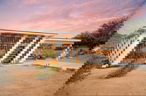 Foto 1 - Chicory by Avantstay Modern Desert Retreat w Hot Tub