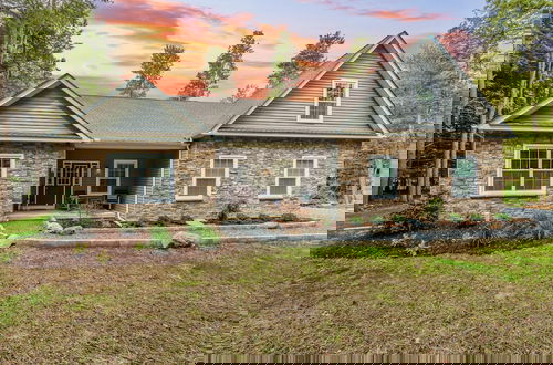 Photo 60 - Luxuriously Lakeside by Avantstay Lakefront Retreat w Game Room