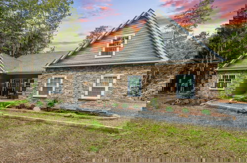 Photo 61 - Luxuriously Lakeside by Avantstay Lakefront Retreat w Game Room