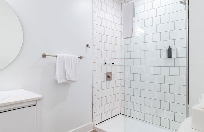 Dual Bachelor Pads w Rooftop Lounge Games Sleeps 26 5 Min to Broadway - Foto 42