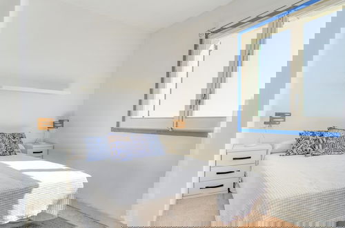 Foto 3 - Apartment With Scenic View