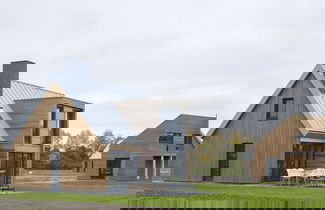 Foto 1 - Modern Villa With 3 Bathrooms, Located Close to Lake Veere