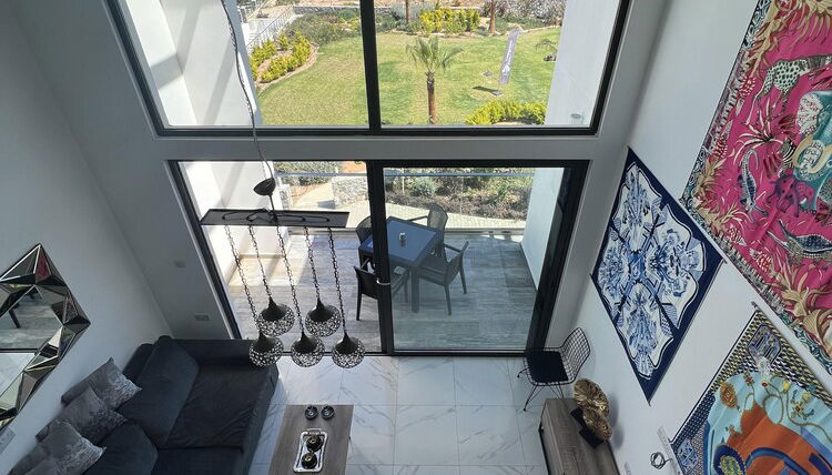 Photo 1 - Hermes Penthouse Apartment With Mountain View