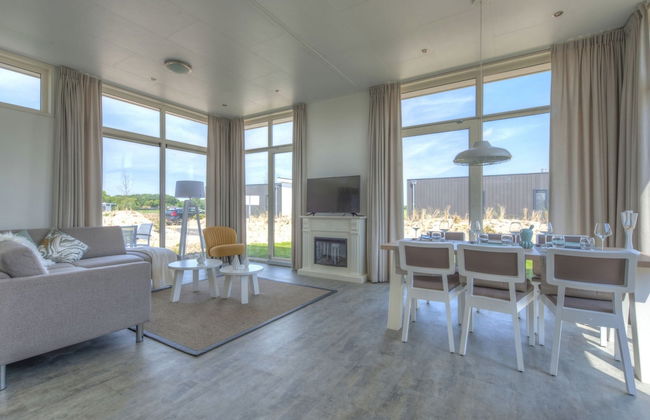 Modern Chalet With Combi Microwave, Near Rockanje - Photo 21