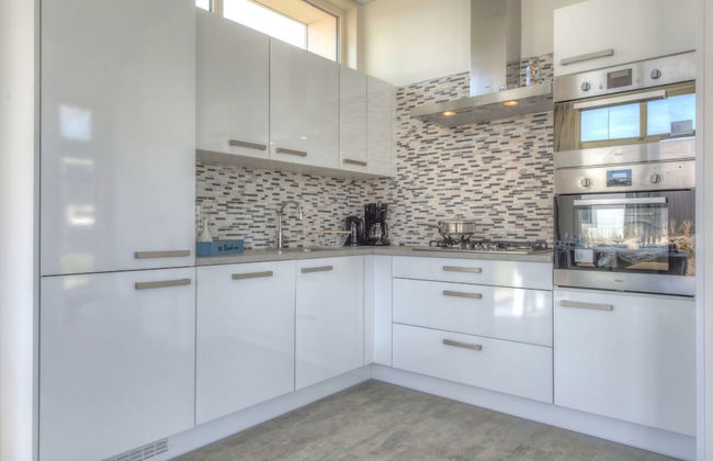 Modern Chalet With Combi Microwave, Near Rockanje - Photo 5