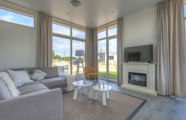 Modern Chalet With Combi Microwave, Near Rockanje - Photo 6
