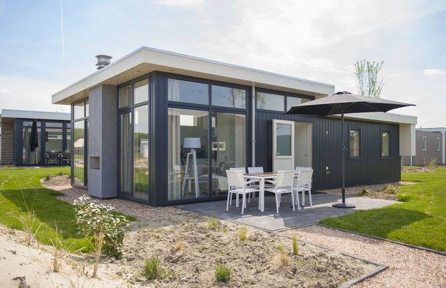 Modern Chalet With Combi Microwave, Near Rockanje - Photo 27