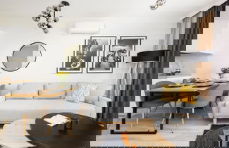 Foto 1 - Apartment With Parking & A/C by Renters
