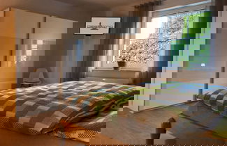 Photo 2 - Cosy Apartment Near Center